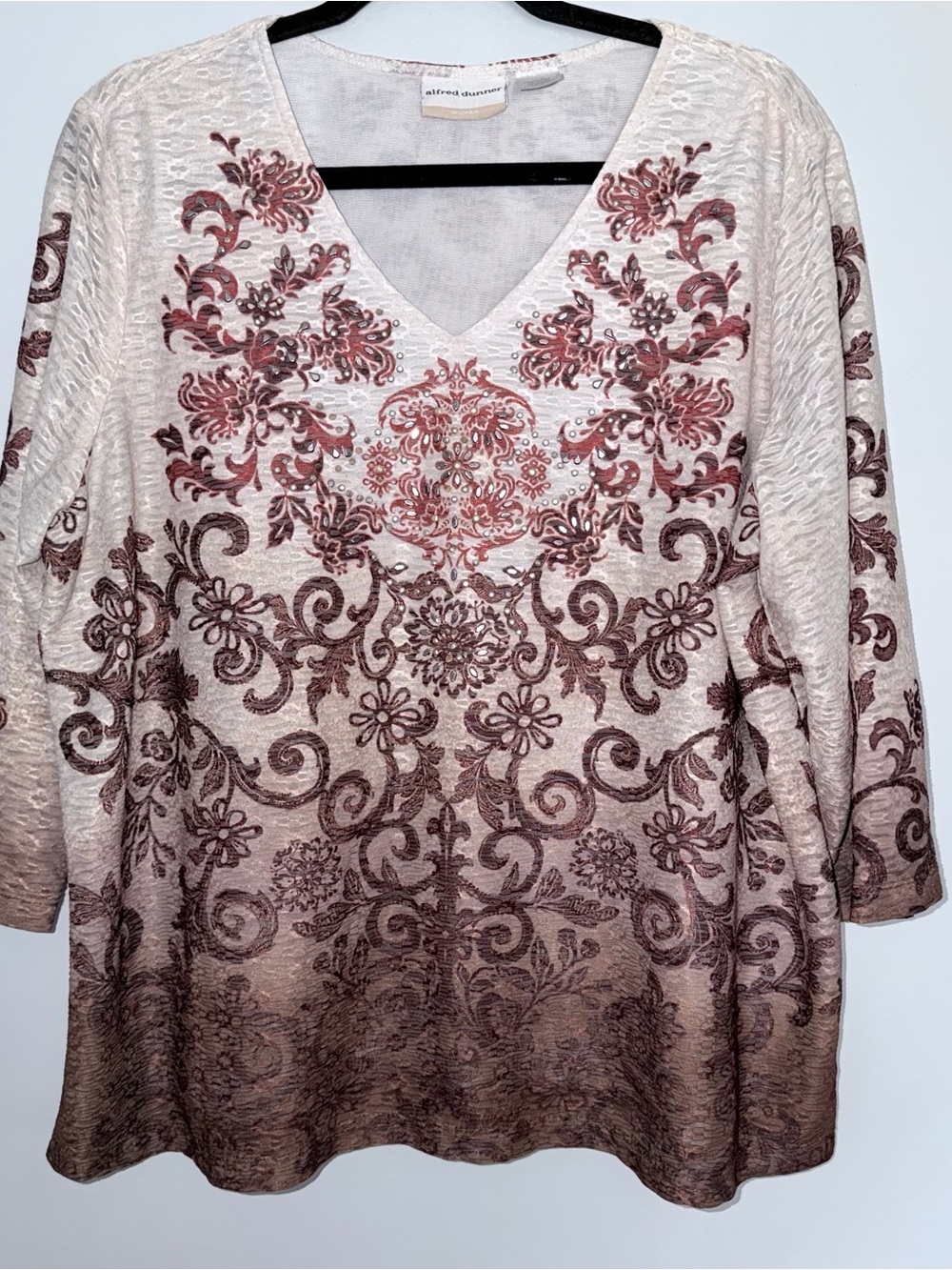 Alfred Dunner ladies size XL blouse with rhinestones. B0025
